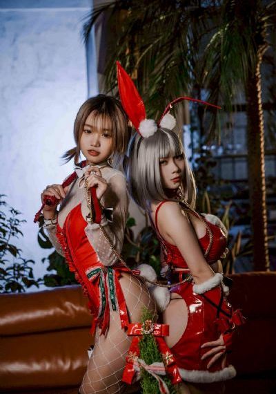 佘太君正撅着她肥白的大屁股_在线观看视频
