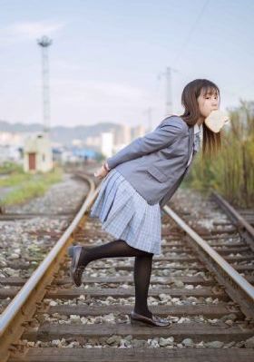 日本乱理伦片中文在线观看_免费观看字幕