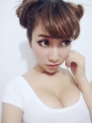 免费看美女胸操逼_BD英语电影免费在线